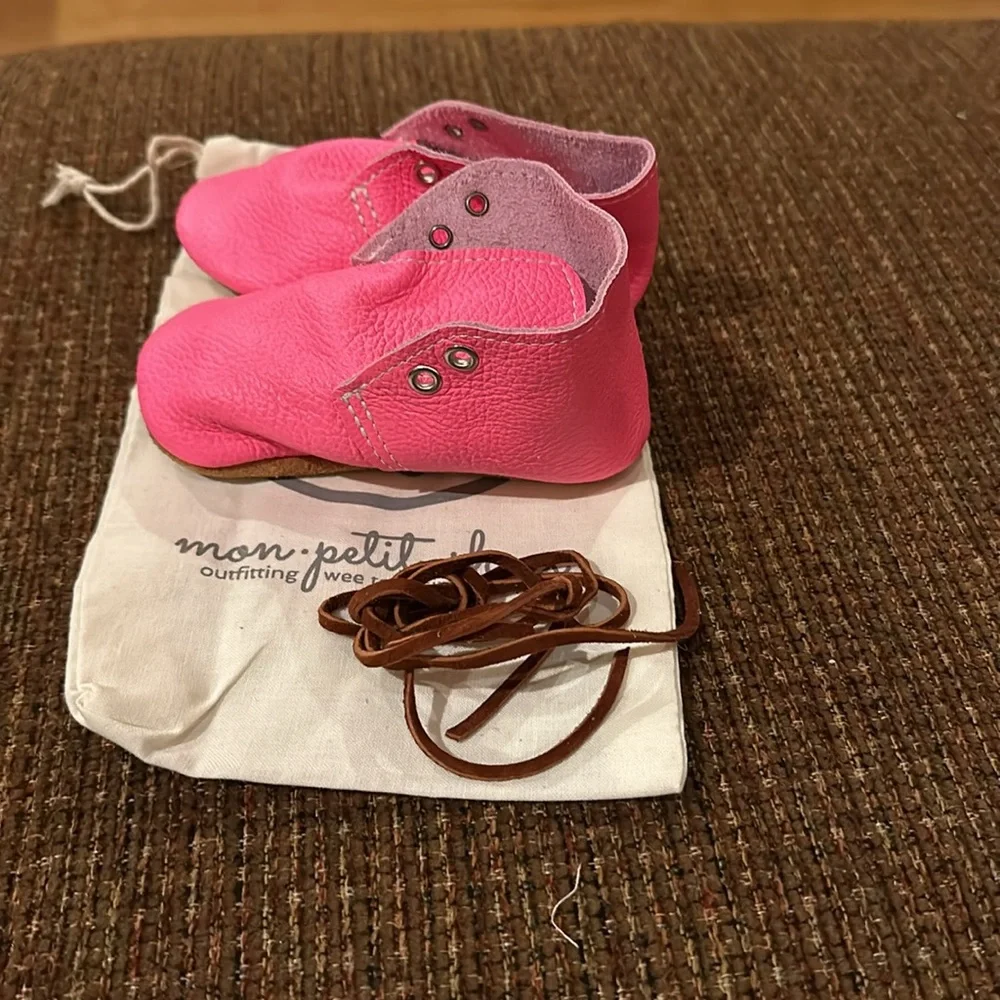 MON PETIT unisex The Oxford Shocking Pink Soft Leather Shoes